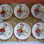 Assiettes à dessert. Décors Fleurs. Style Est de la France. Liseré Brun rouge.