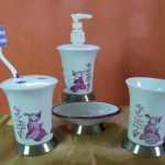 Set de salle de bain. Décor pourpre "Chinoiseries" 4 piéces