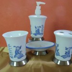 Set de salle de bain. Décor bleu "Chinoiseries" 4 piéces