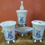 Set de salle de bain. Décor bleu "Chinoiseries" 4 piéces